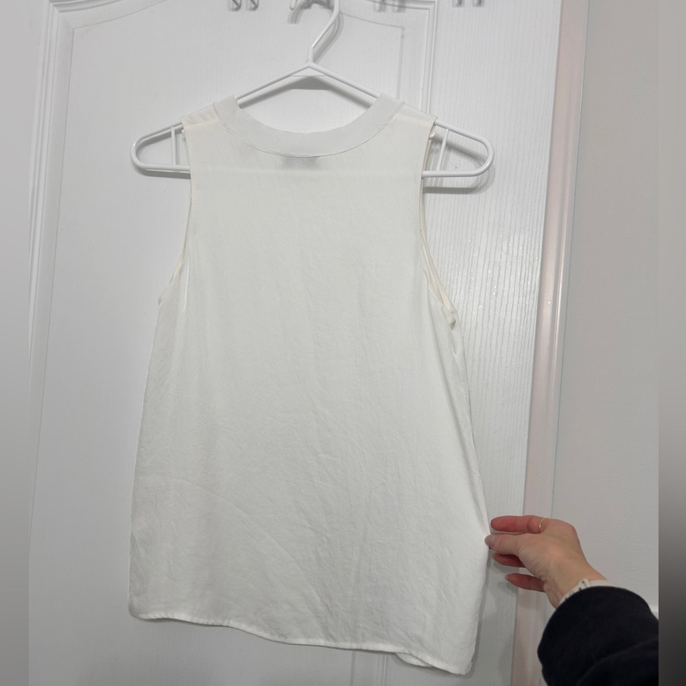 Vince White Ribbed Trim Crew Neck Sleeveless Top size small - Picture 5 of 11